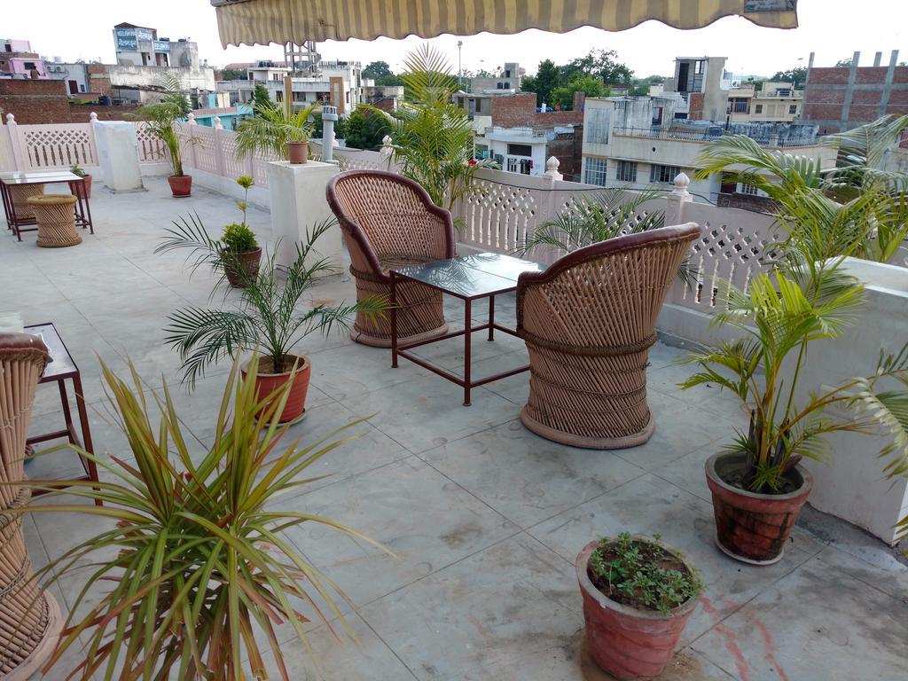 Madhav Guest House ชัยปุระ ภายนอก รูปภาพ